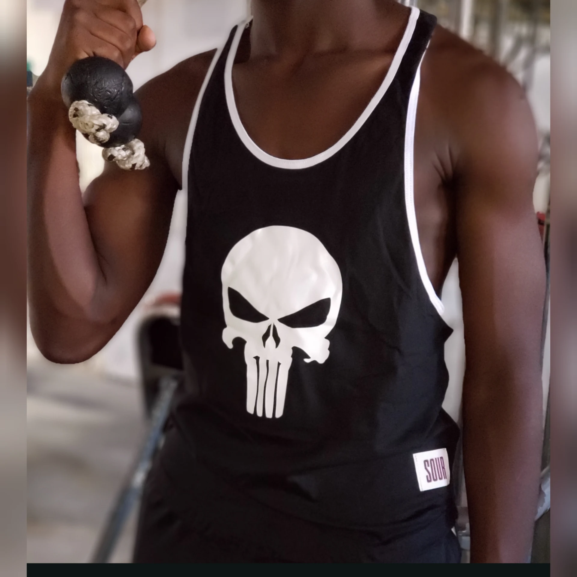 Musculosa súper cavada