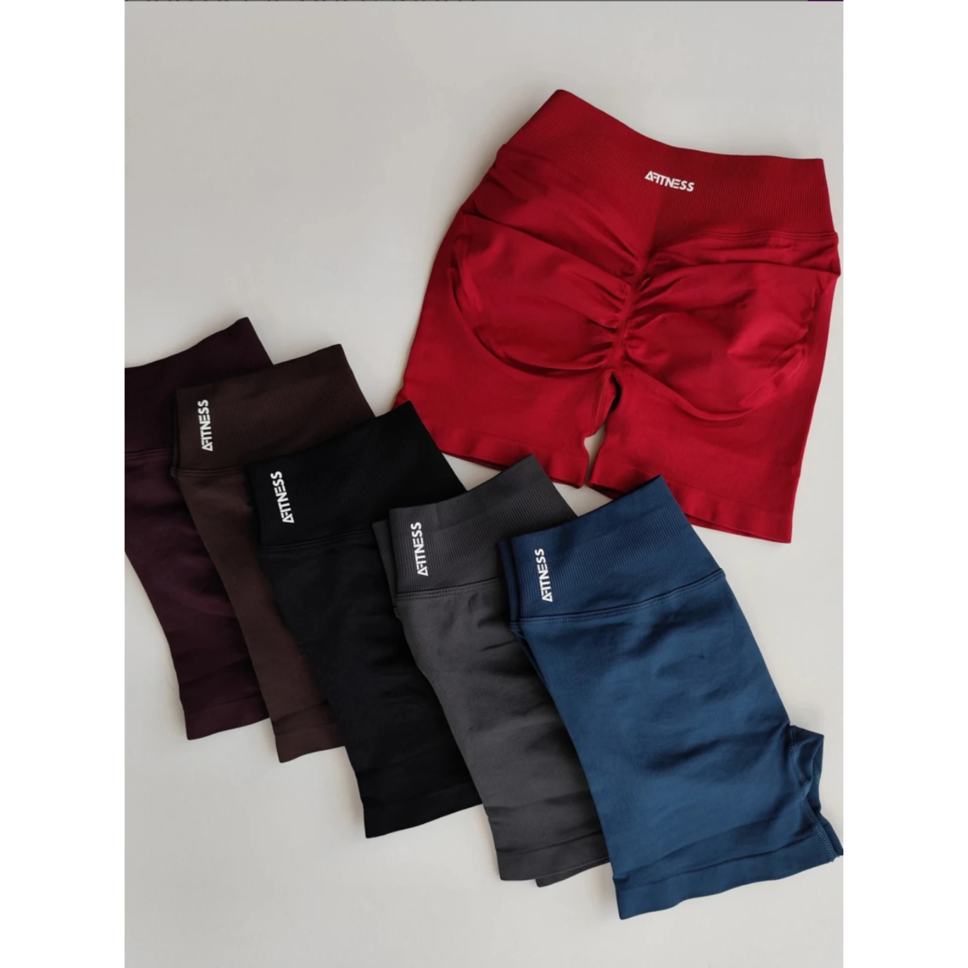 Shorts isis